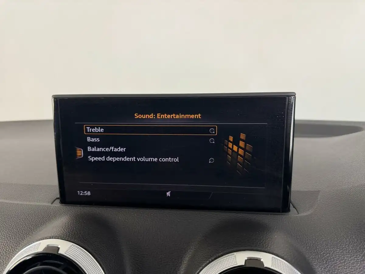 2023-audi-q2-10-30-tfsi-technik-big-45