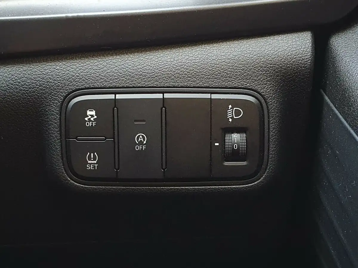 2022-hyundai-i20-10-t-gdi-element-big-27