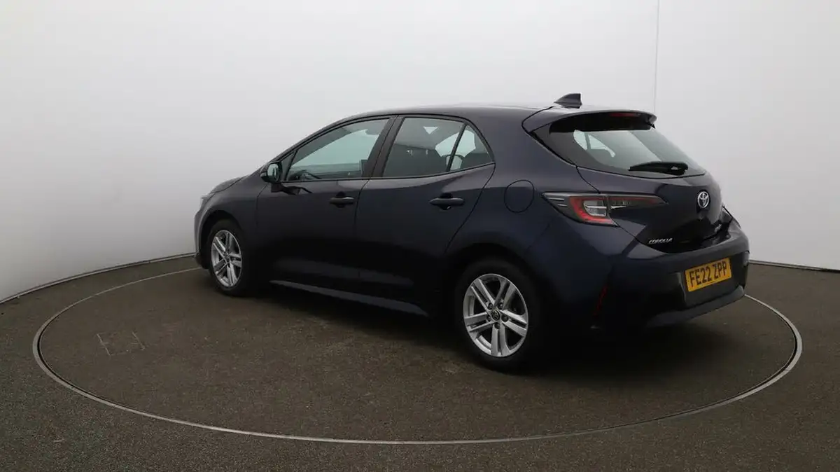 2022-toyota-corolla-18-vvt-i-icon-tech-trk-hatchback-5d-big-54