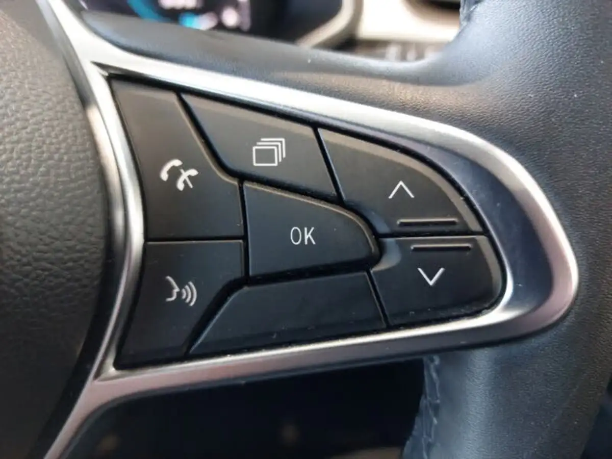 2023-renault-captur-16-techno-160ps-plug-in-big-13