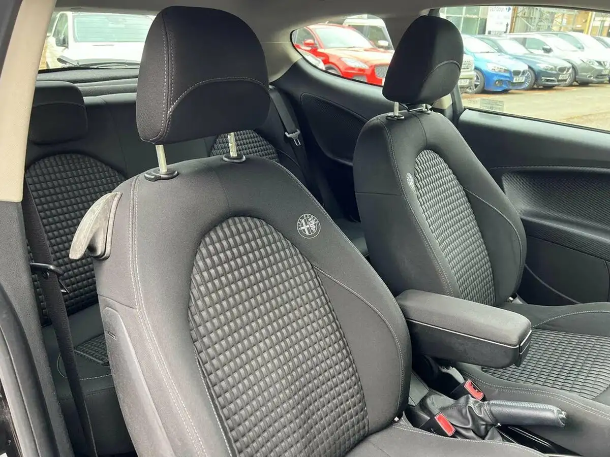 2009-alfa-romeo-mito-14-veloce-120bhp-big-22