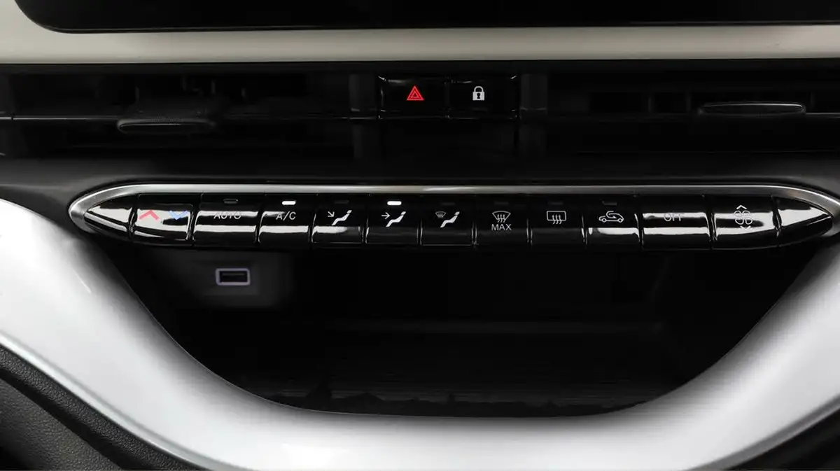 2022-fiat-500-e-icon-117bhp-big-11