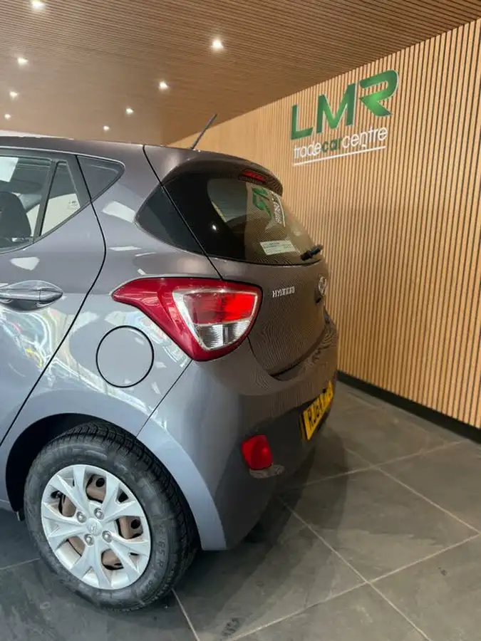 2014-hyundai-i10-10-se-big-9