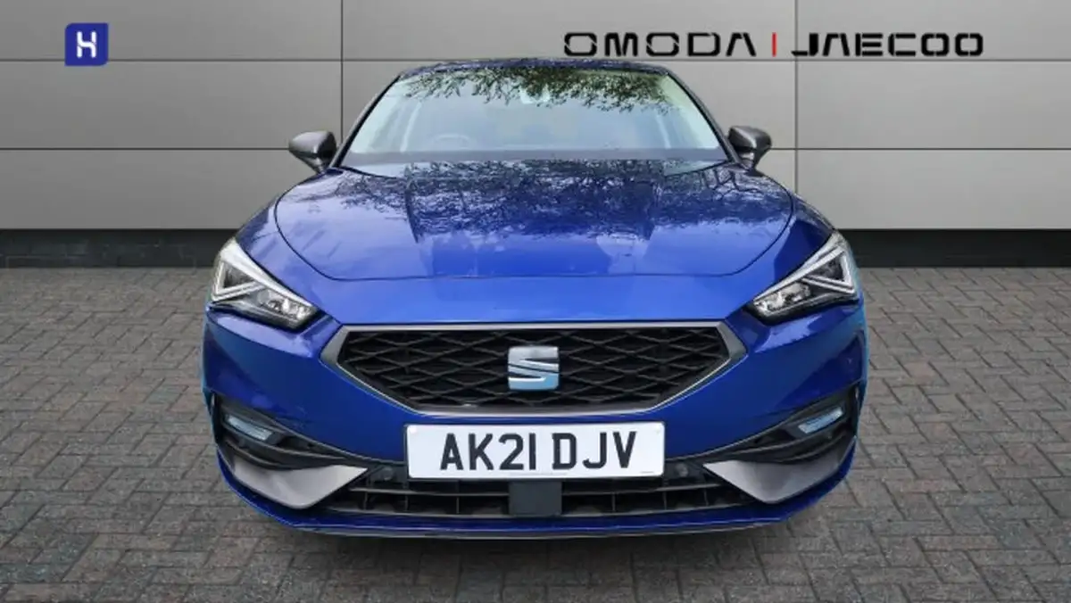 2021-seat-leon-14-e-hybrid-fr-hatchback-big-2