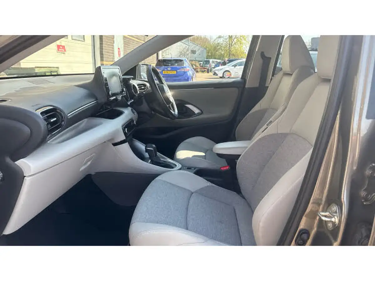 2021-toyota-yaris-15-vvt-i-excel-big-9