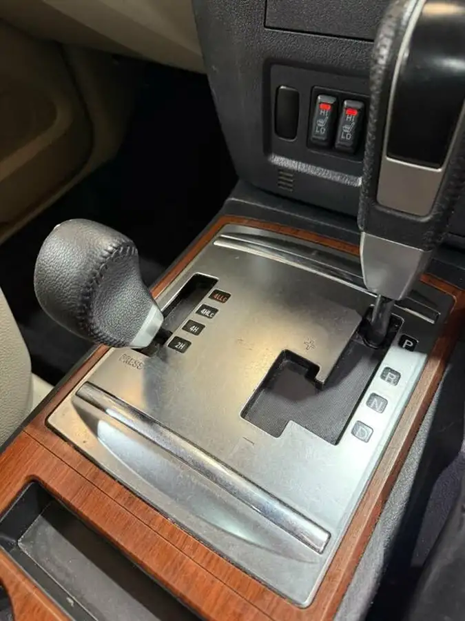 2014-mitsubishi-shogun-32td-sg4-big-30