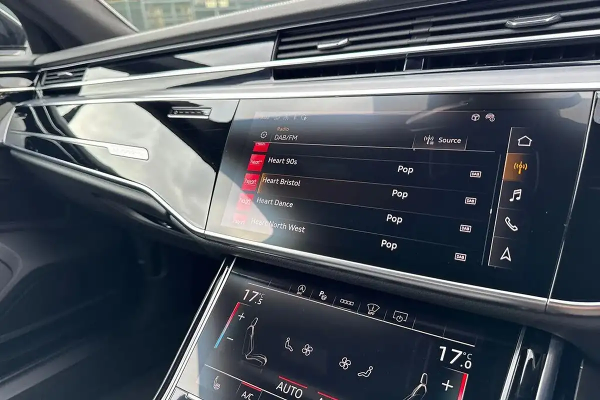 2022-audi-a8-30-50-tdi-black-edition-big-38