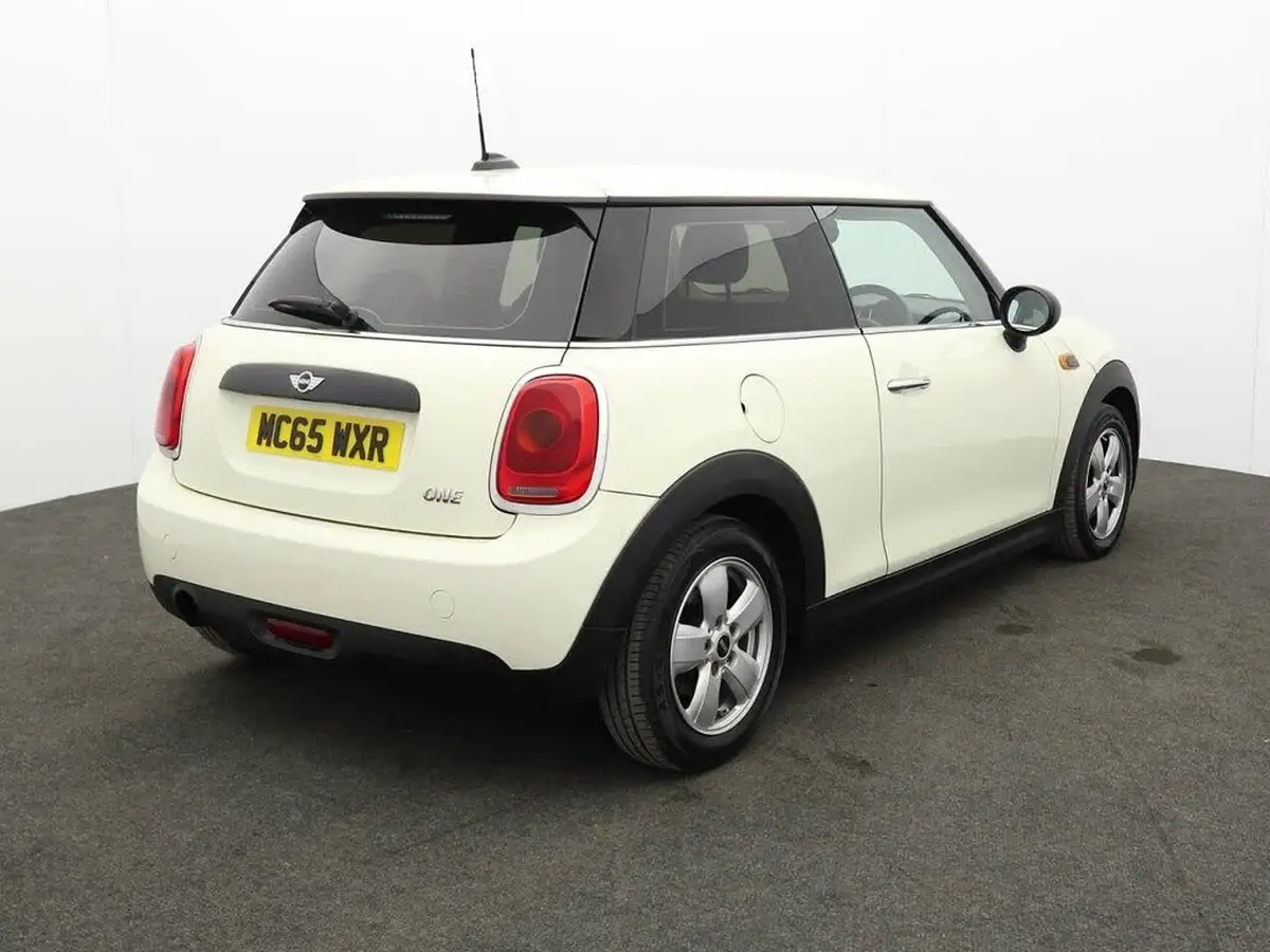 2015-mini-cooper-12-one-ss-3d-big-6
