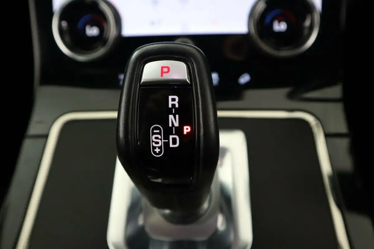2022-land-rover-range-rover-evoque-15-p300e-r-dynamic-se-big-9