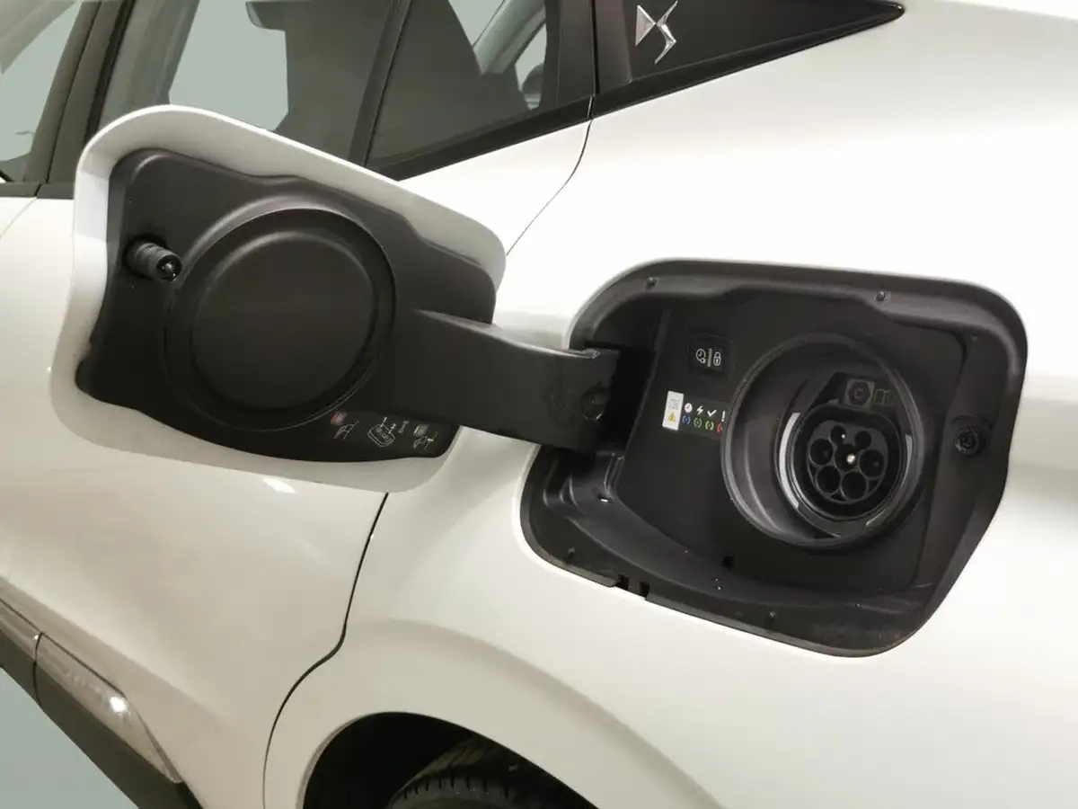 2022-ds-ds-4-e-tense-performance-line-big-29
