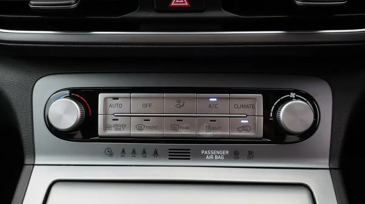 2021-hyundai-kona-e-premium-204ps-64kwh-7kw-obc-big-12