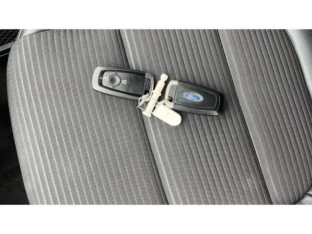 2020-ford-kuga-15-titanium-first-edition-big-19