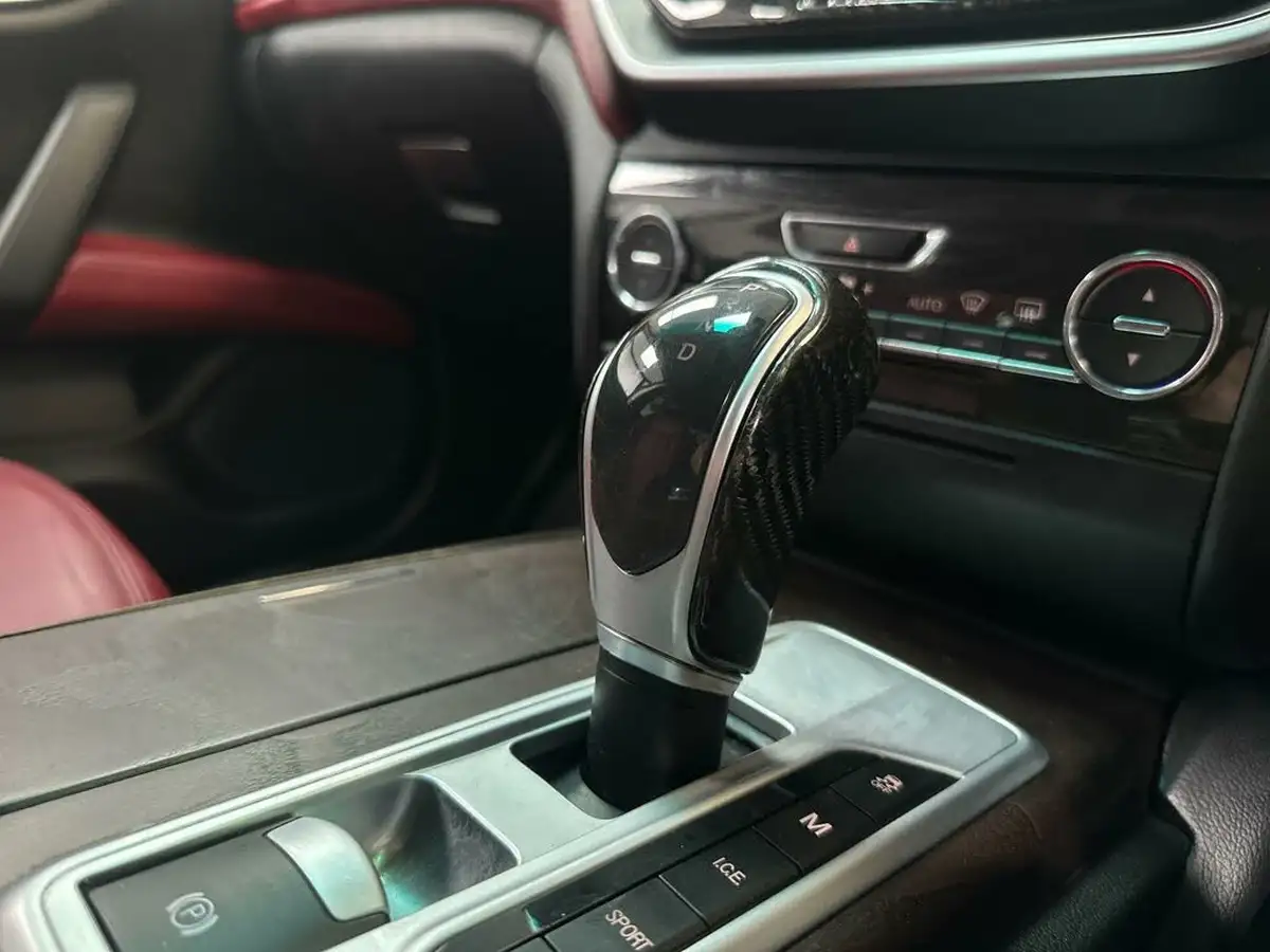 2016-maserati-ghibli-30-big-25