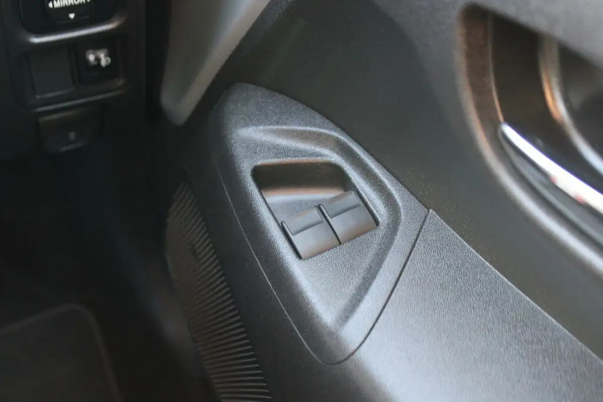 2016-toyota-aygo-10-vvt-i-x-pression-5d-x-shift-big-27