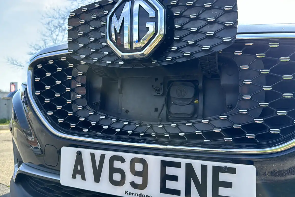 2019-mg-zs-suv-e-excite-ev-big-28