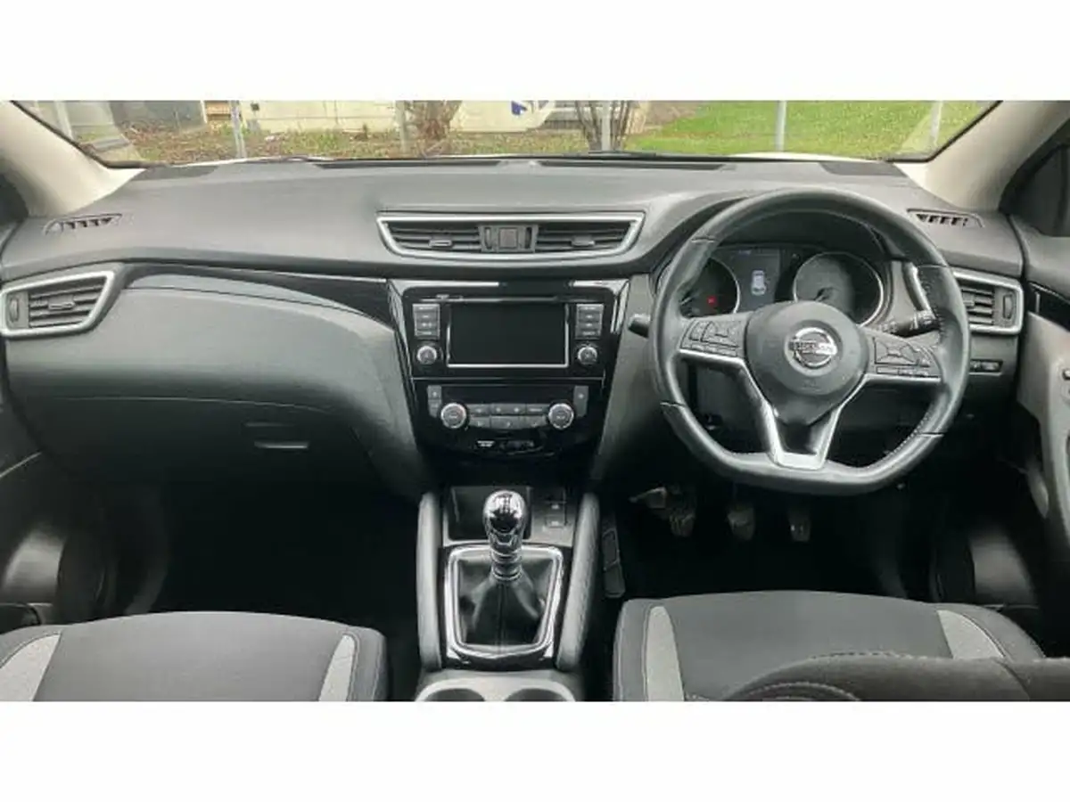2019-nissan-qashqai-13-dig-t-acenta-premium-140ps-big-9