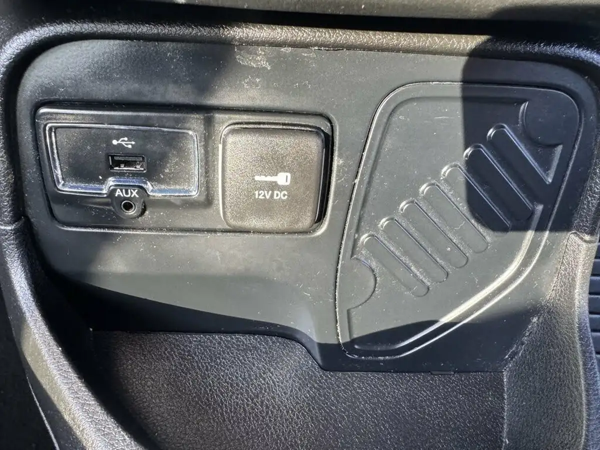 2015-jeep-renegade-16-multijet-ii-limited-ss-big-50