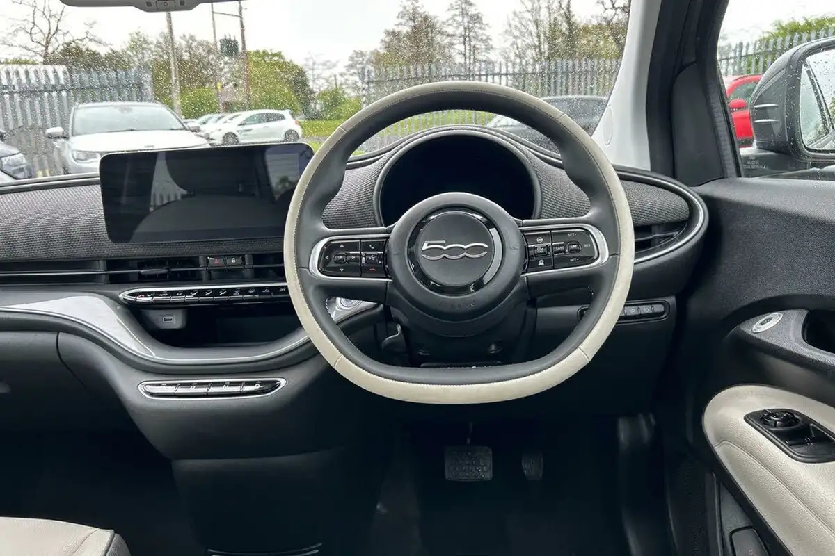 2021-fiat-500-e-la-prima-big-20