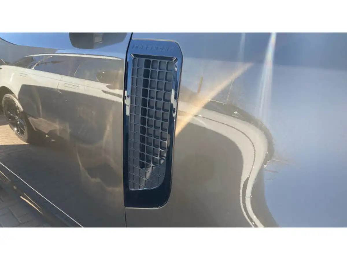 2021-land-rover-110-defender-30-d250-xs-edition-big-19