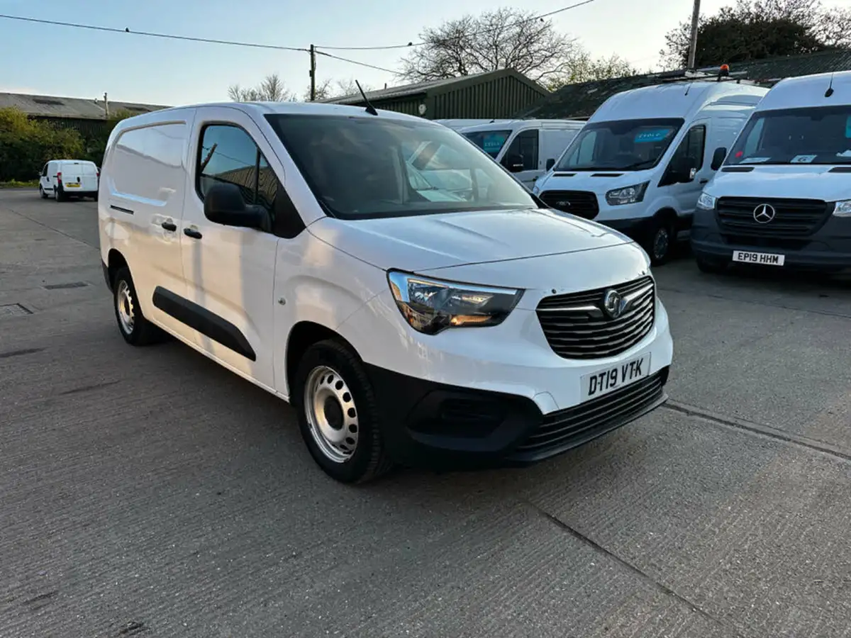 2019-vauxhall-combo-16cdti-edition-2300-100pseu6-l2h1-panel-big-11