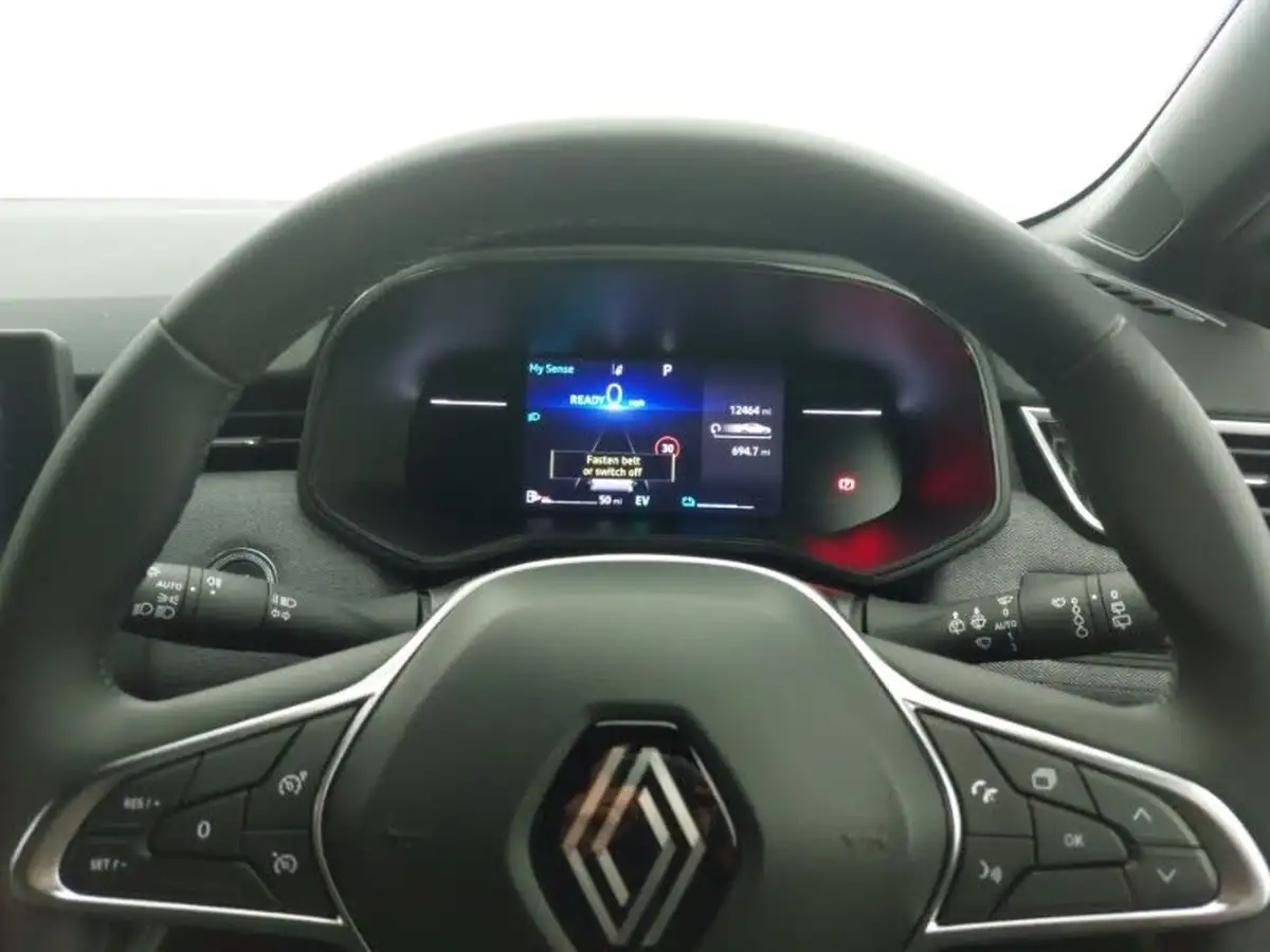 2024-renault-clio-16-techno-big-18