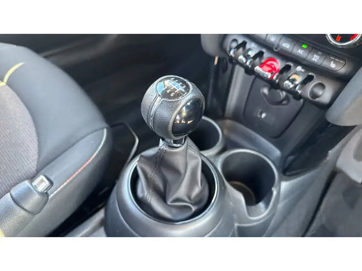 2022-mini-cooper-15-cooper-classic-hatchback-3d-big-12
