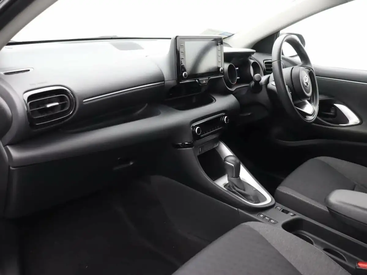 2022-toyota-yaris-15-vvt-i-design-big-7