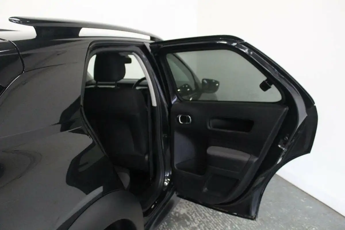 2016-citroen-c4-cactus-16bluehdi-flair-big-19