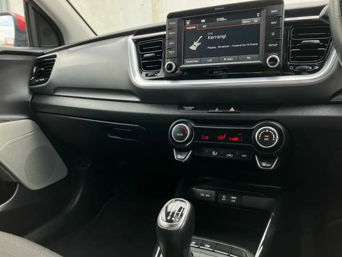 2019-kia-stonic-10-t-gdi-3-big-16