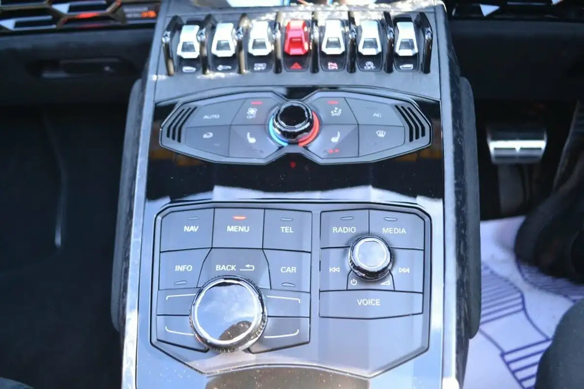 2018-lamborghini-huracan-52-performante-spyder-big-37