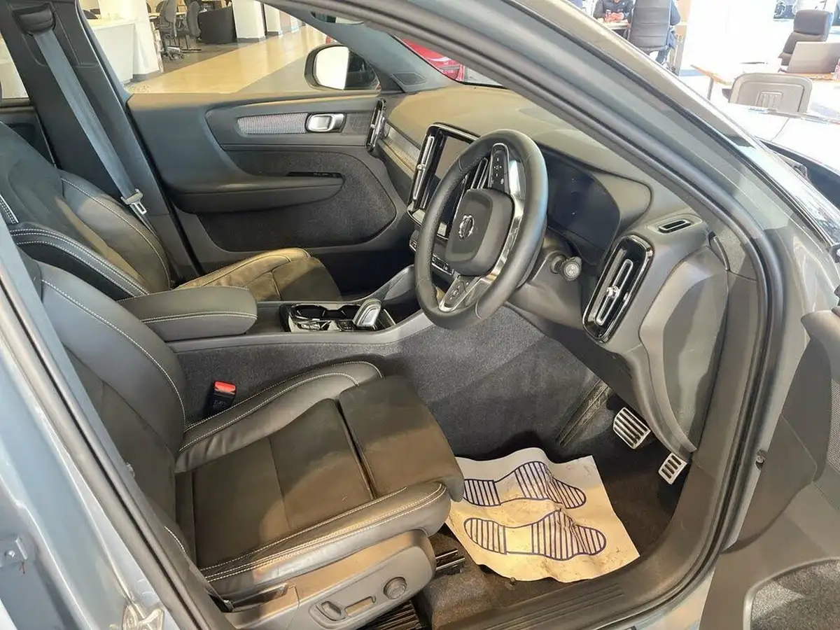 2021-volvo-xc40-15-t5-r-design-pro-258bhp-big-4