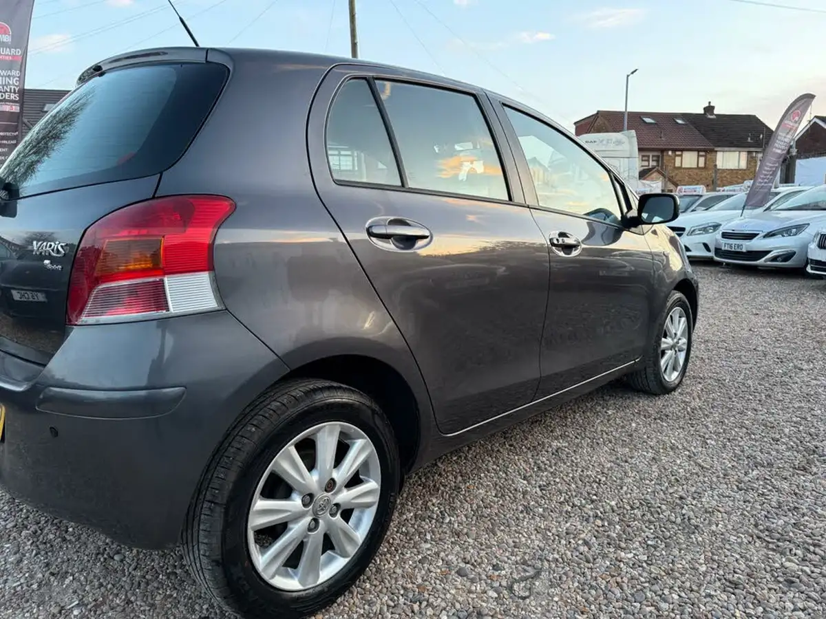 2009-toyota-yaris-133-t-spirit-5d-mmt-big-16