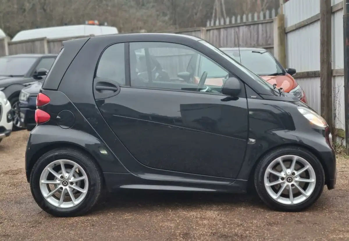 2012-smart-fortwo-10-passion-71bhp-coupe-softouch-big-11