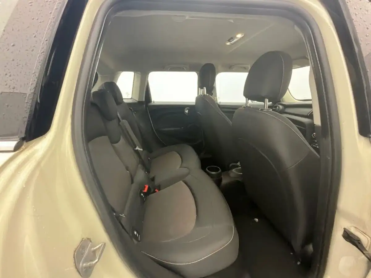 2017-mini-cooper-12-one-5d-big-16