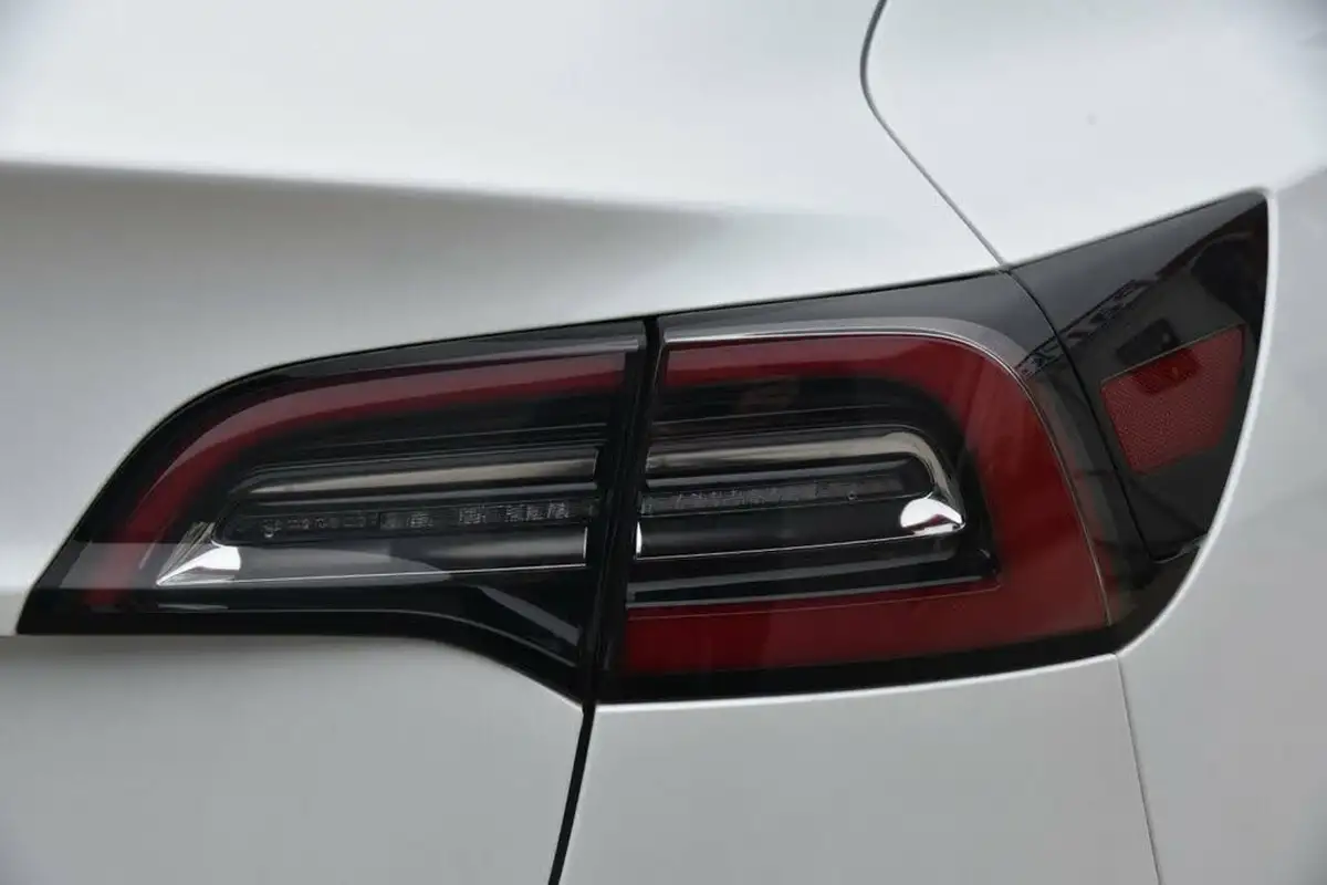 2021-tesla-model-3-e-long-range-4x4-big-20