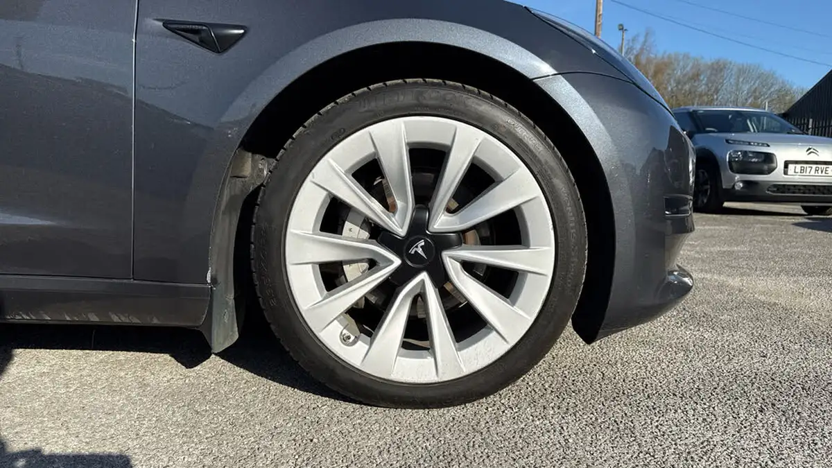 2021-tesla-model-3-e-long-range-4x4-big-19