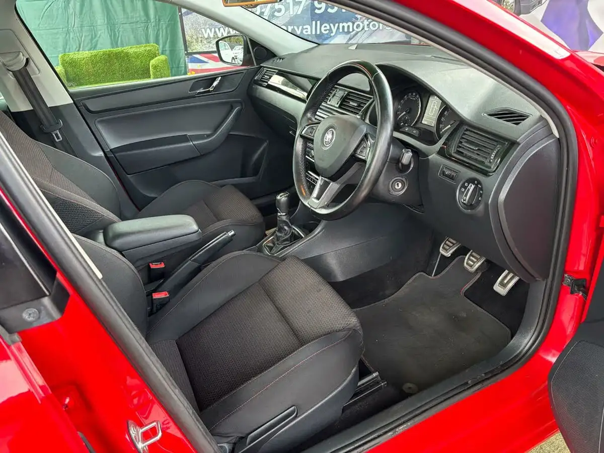 2015-skoda-rapid-spaceback-16tdi-se-sport-105ps-1598cc-big-4