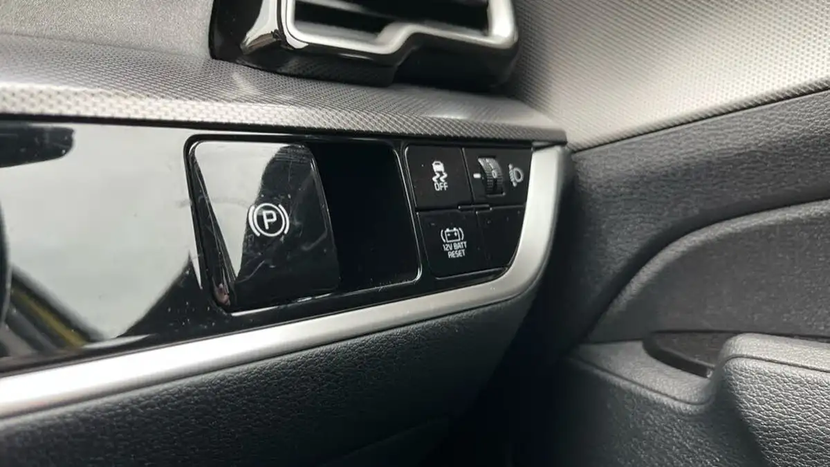 2023-kia-sportage-16-t-gdi-3-226bhp-hev-auto-big-33
