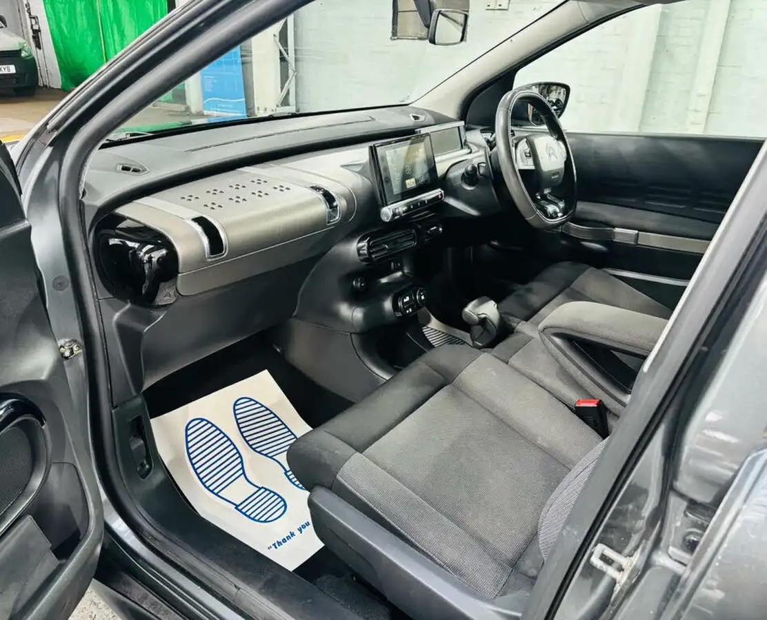 2015-citroen-c4-cactus-16d-feel-big-11