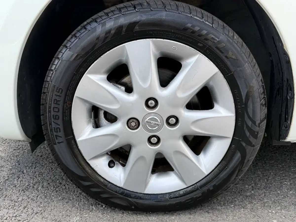 2012-nissan-micra-12-shiro-97bhp-cvt-big-14