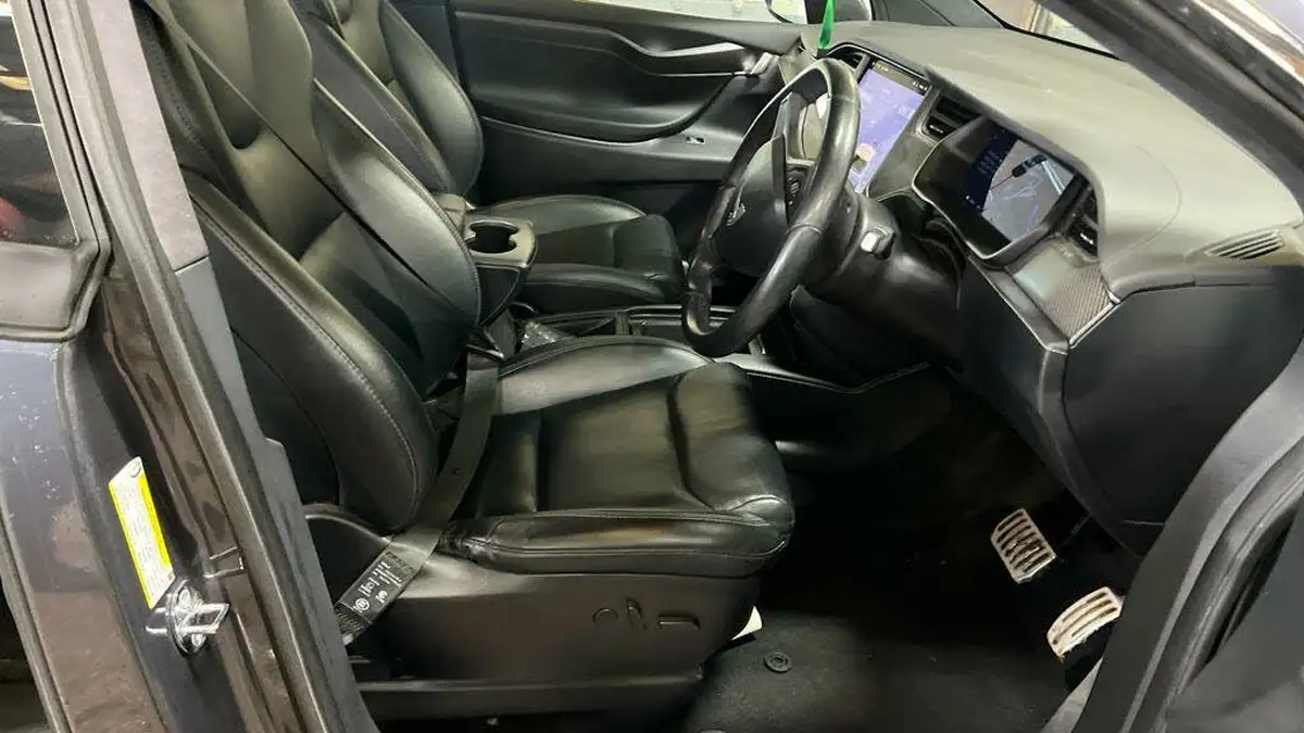 2020-tesla-model-x-e-ludicrous-performance-big-6