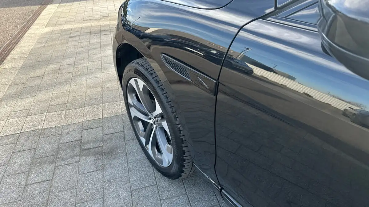 2023-jaguar-f-pace-20-p250-r-dynamic-hse-black-big-19
