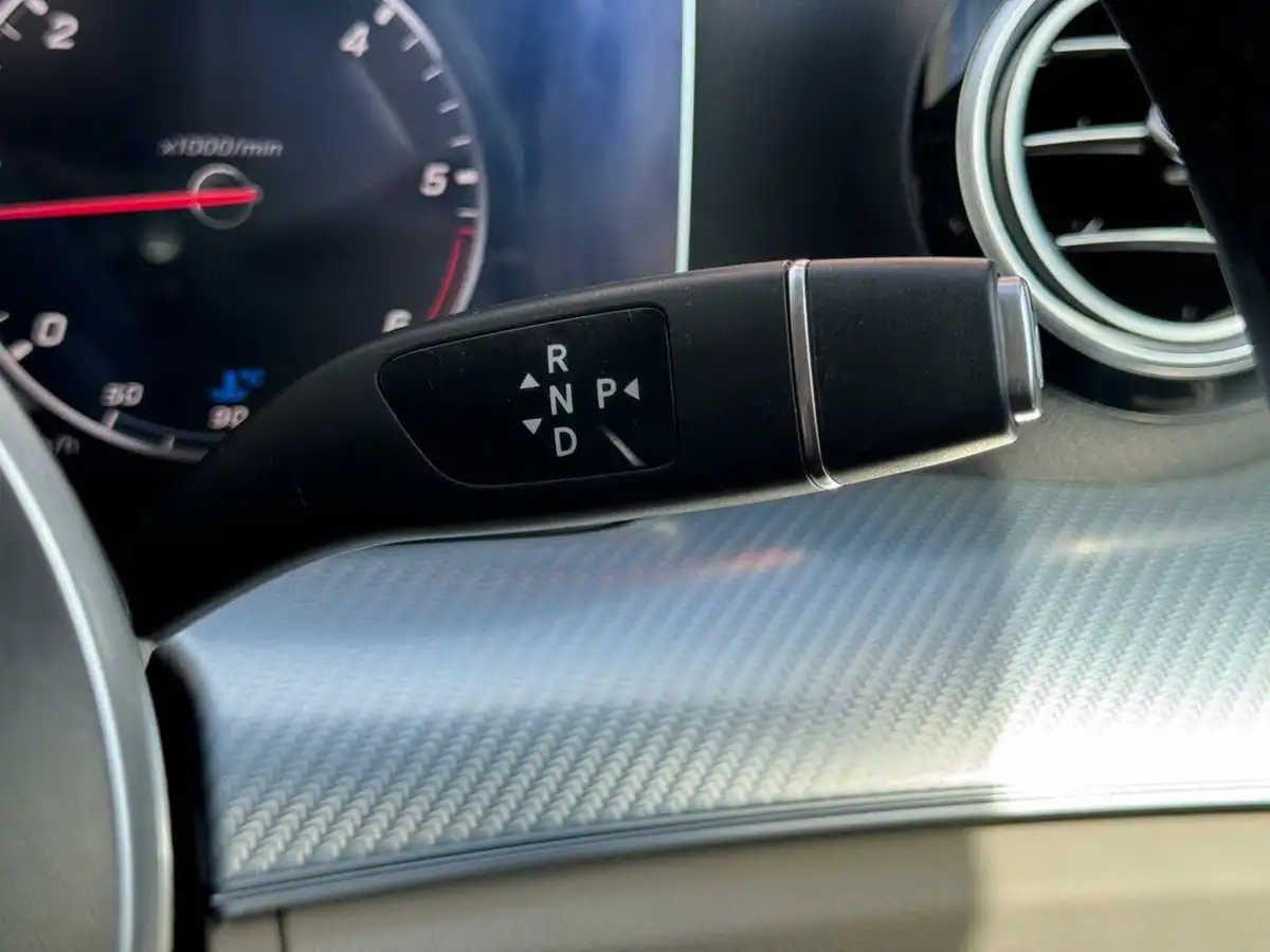 2019-mercedes-benz-e-class-20d-e220d-se-ss-saloon-4d-big-17