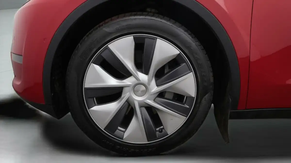 2022-tesla-model-y-e-long-range-big-18