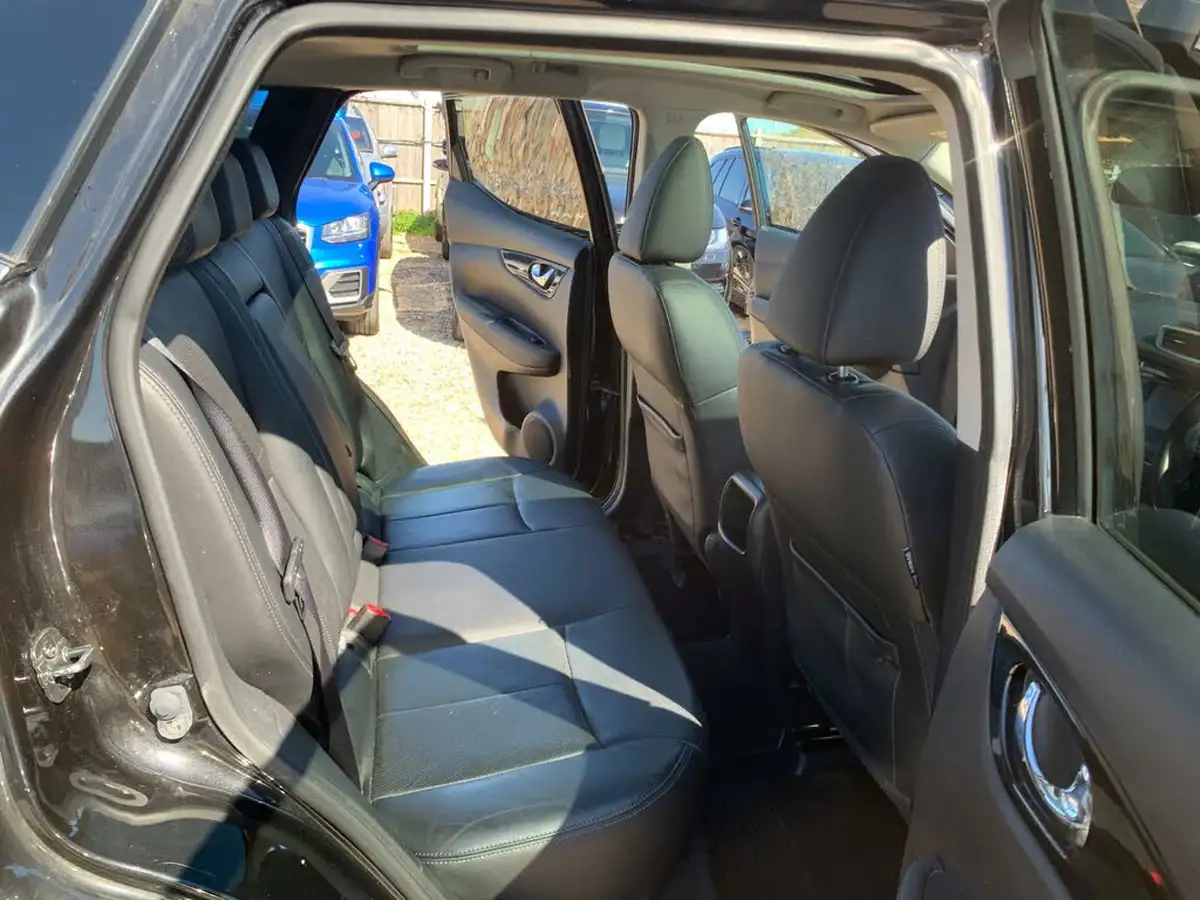 2014-nissan-qashqai-16dci-tekna-4x4-big-40
