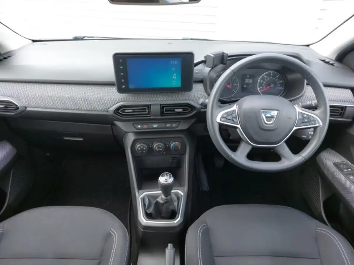 2023-dacia-sandero-10-tce-comfort-90bhp-big-2