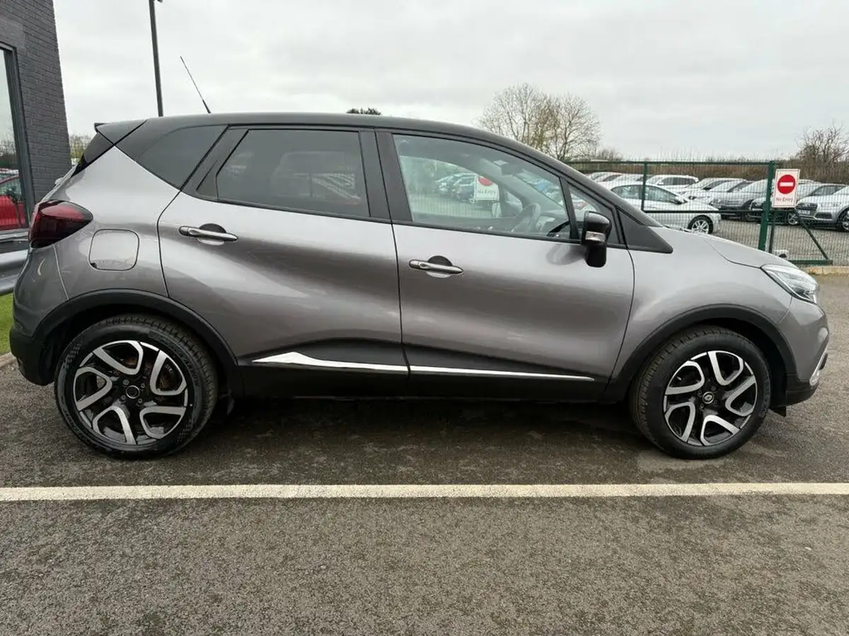2018-renault-captur-09-tce-iconic-big-7
