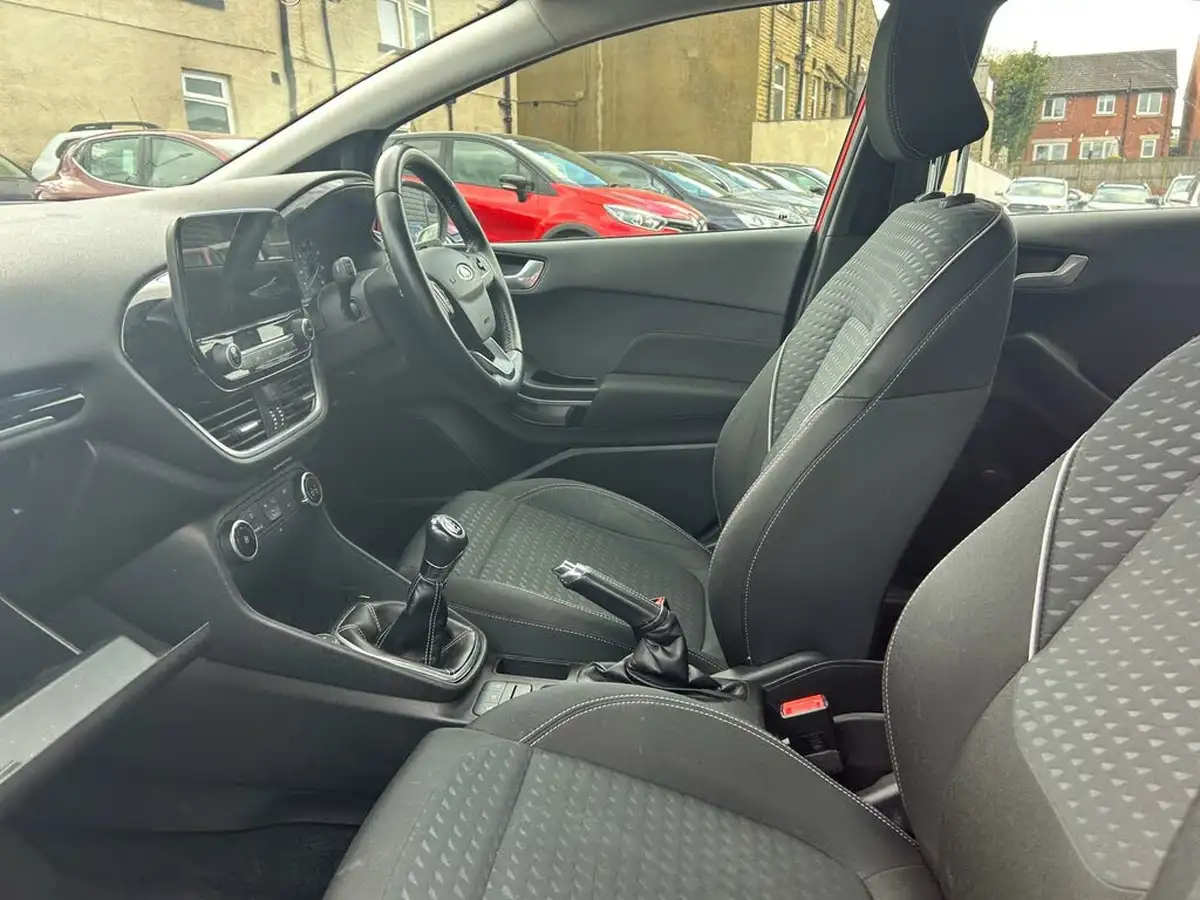 2017-ford-fiesta-11-ti-vct-zetec-5d-big-12