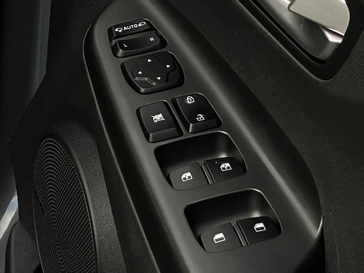 2021-hyundai-kona-e-premium-204ps-64kwh-7kw-obc-big-17