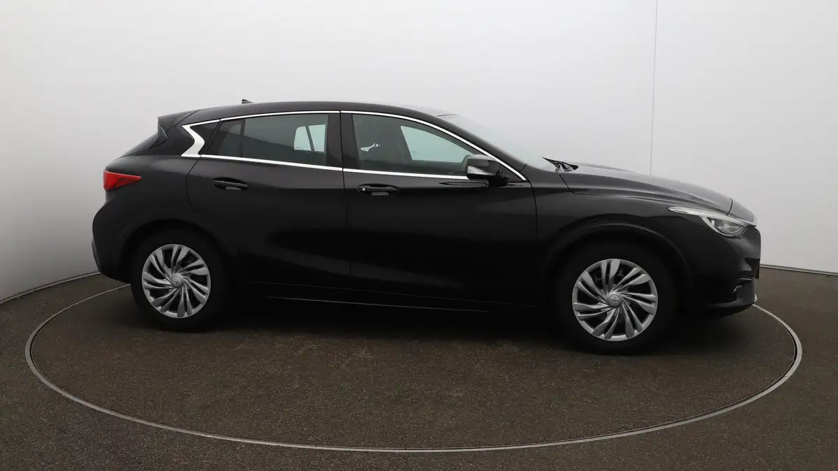 2017-infiniti-q30-15d-business-executive-dct-big-39